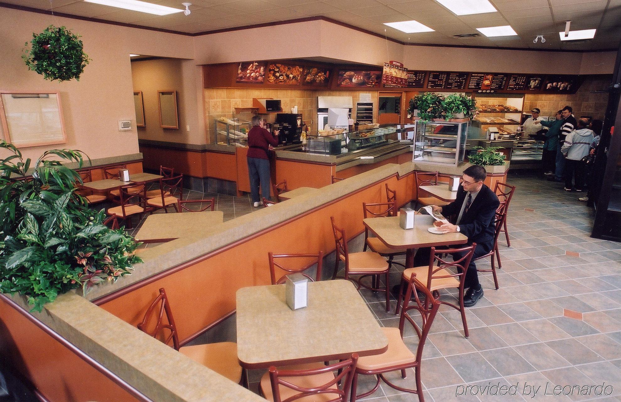 Best Western Plus City Centre Inn Edmonton Restaurant photo