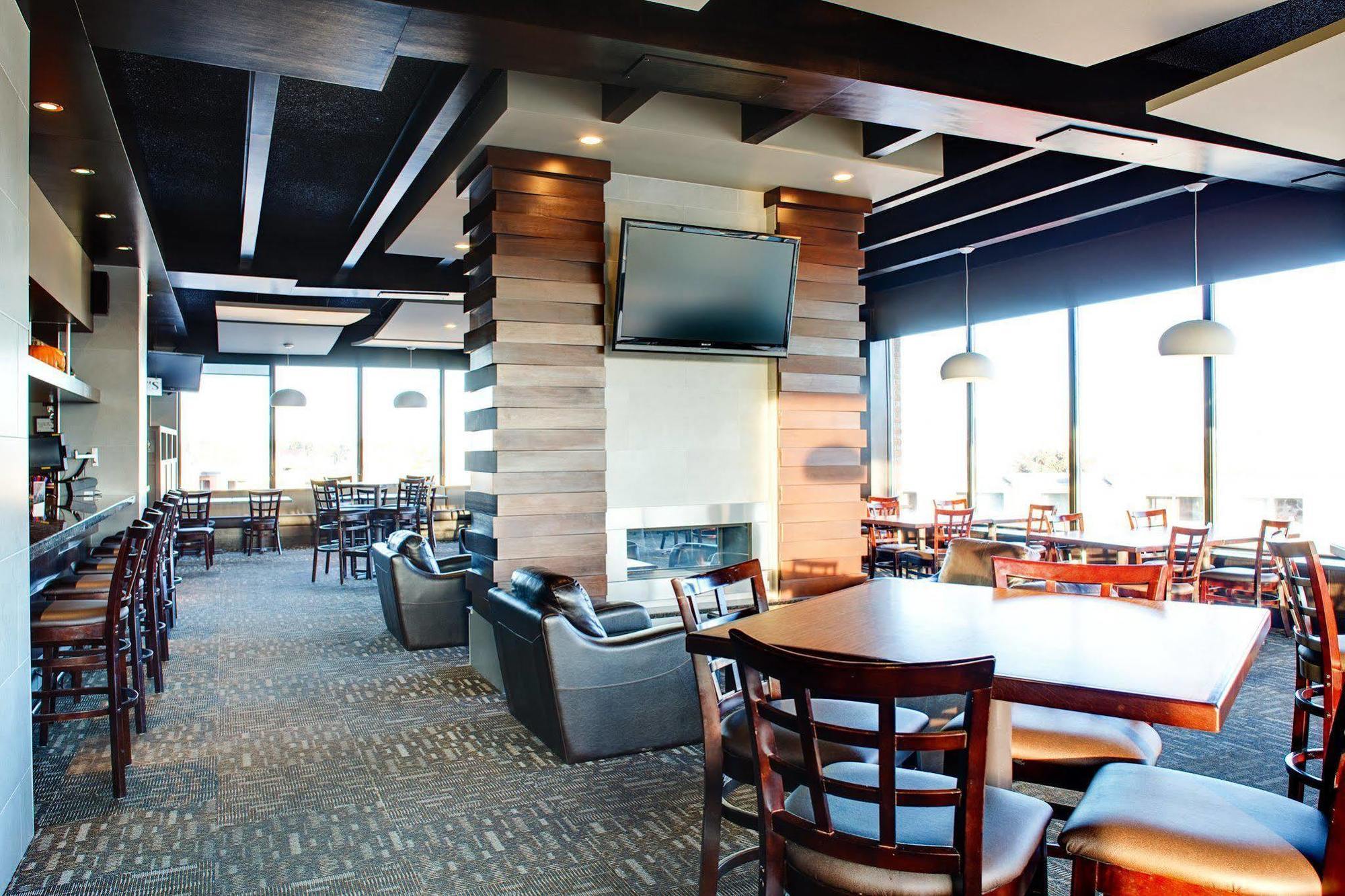 Best Western Plus City Centre Inn Edmonton Restaurant photo